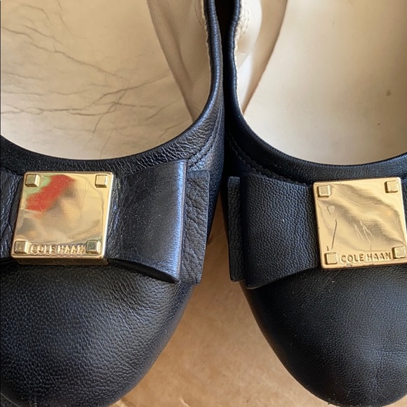 Cole Haan 6 1/2 flats, super comfortable - Picture 3 of 3
